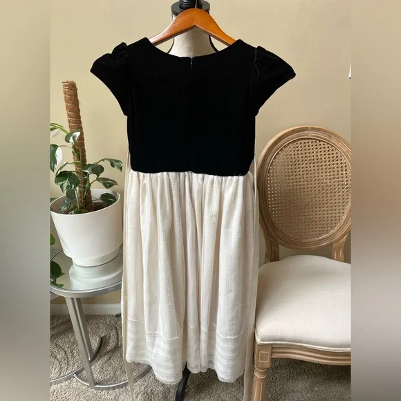 Cinderella Black and White Cap Sleeve Girls Dress - Picture 4 of 6